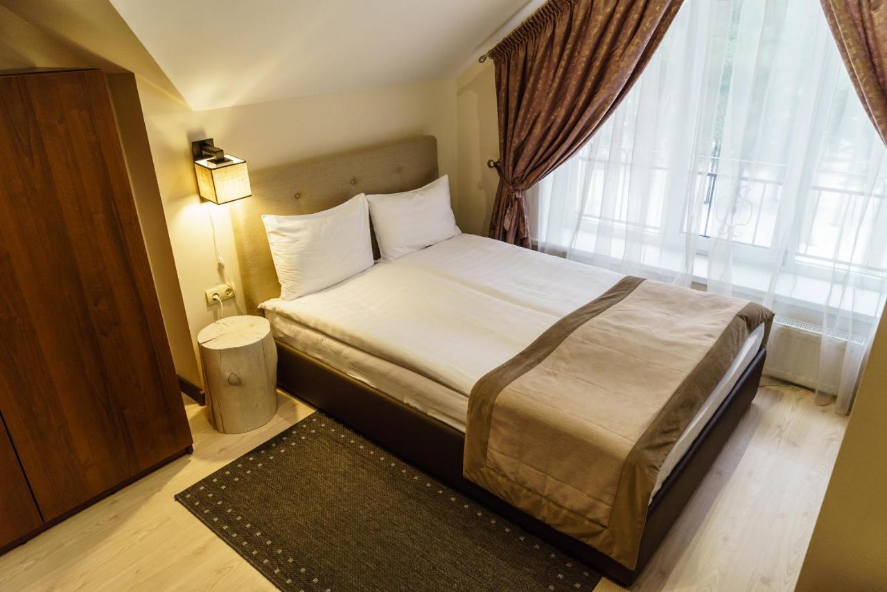 Isloch Park Hotel Rakaw Esterno foto